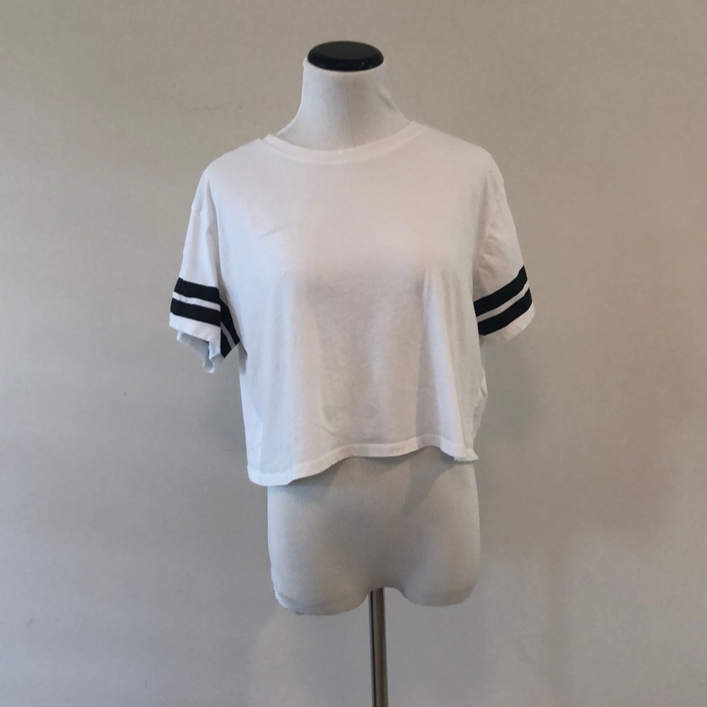 H&M Divided Crop Tee